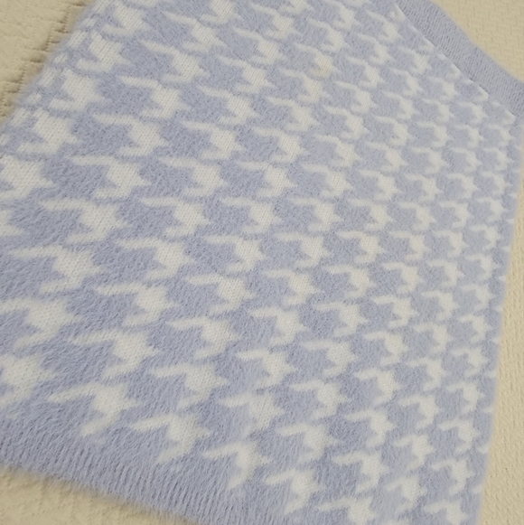Haute Monde Blue and White Houndstooth Knit Skirt Size Small - Picture 2 of 12